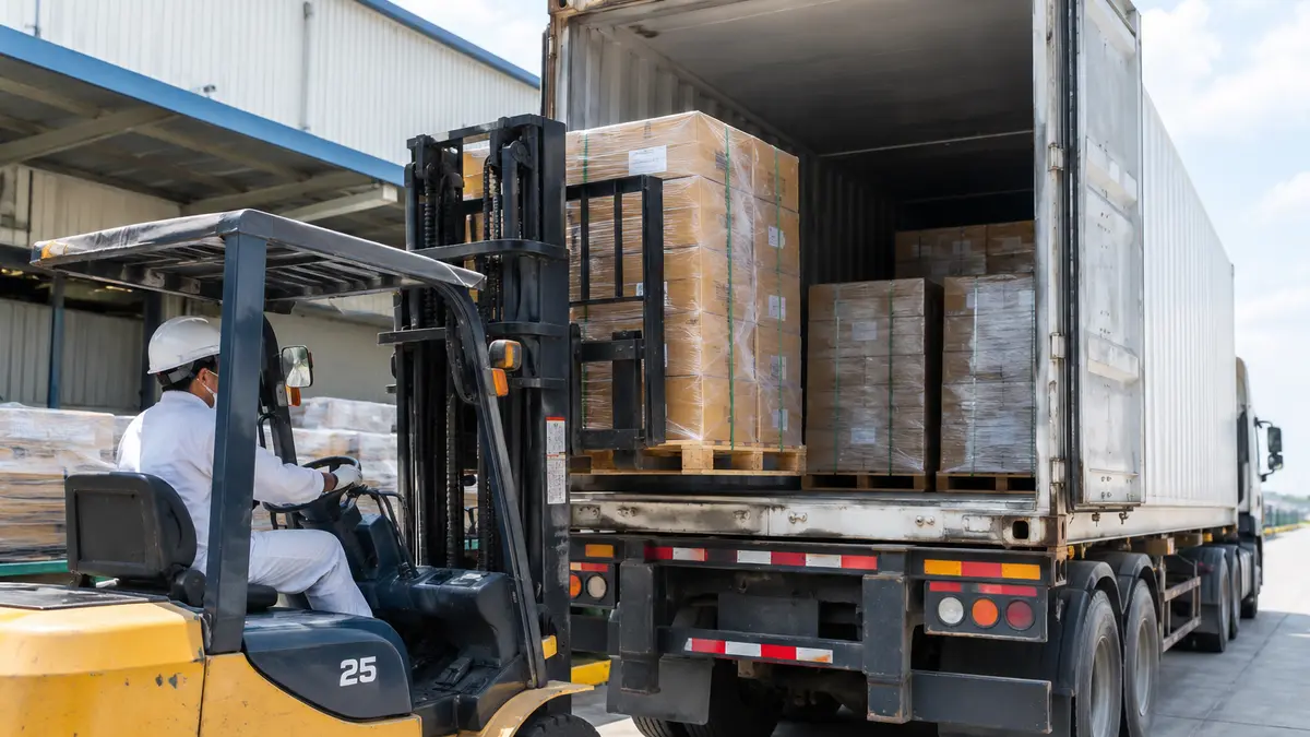 Export loading at a logistics stage in the network